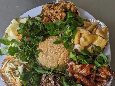 Mẹt gà đủ món
