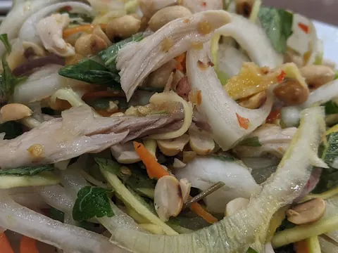 Nộm gà xé phay